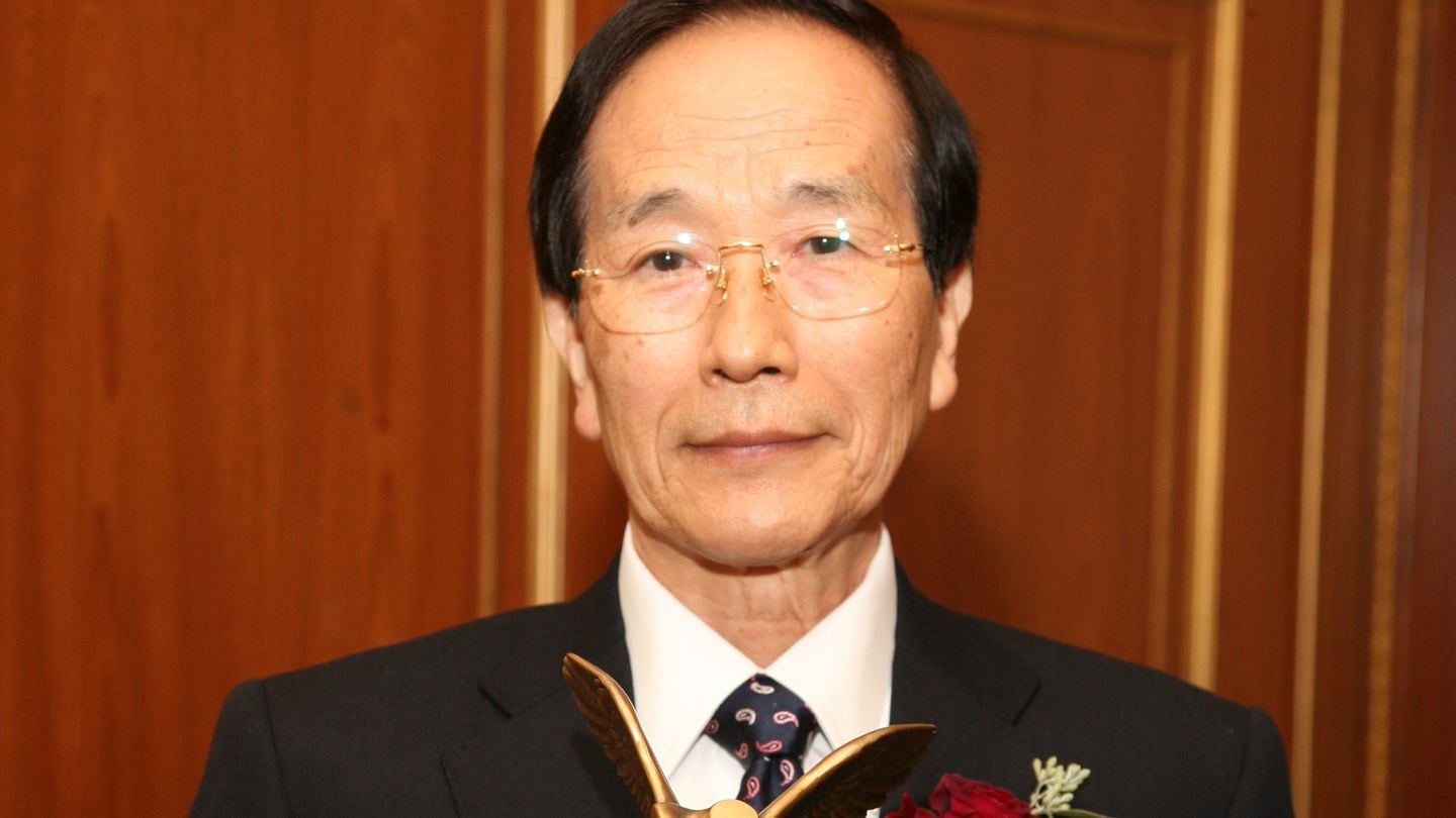 Dr. Endo received a Lasker award in 2008.