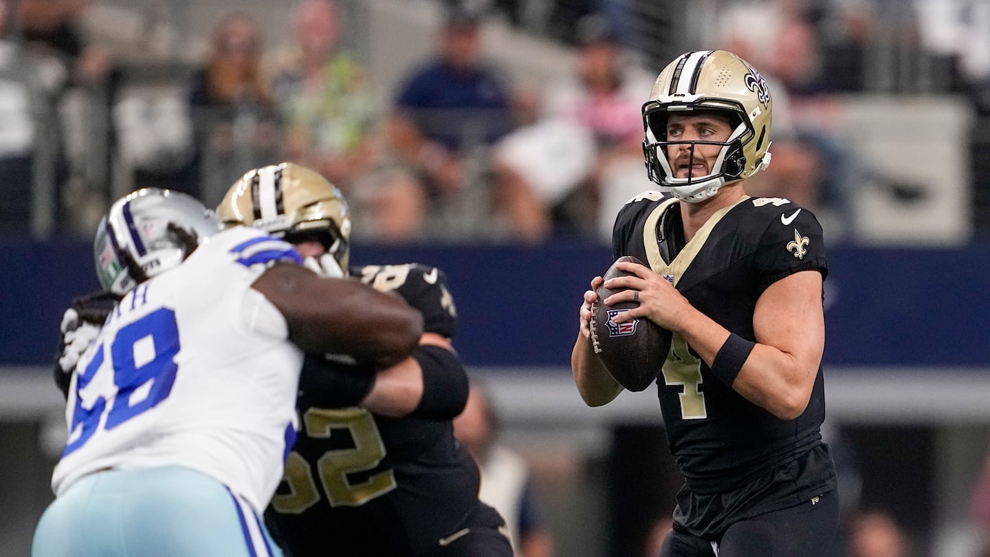 Through two games, Saints quarterback Derek Carr has a near-perfect passer rating of 142.4.