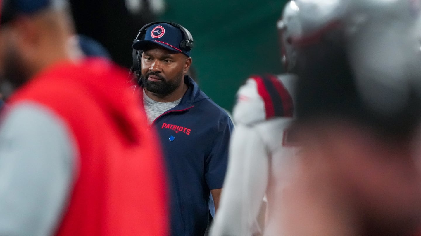 It was a rough night for Jerod Mayo and the Patriots.