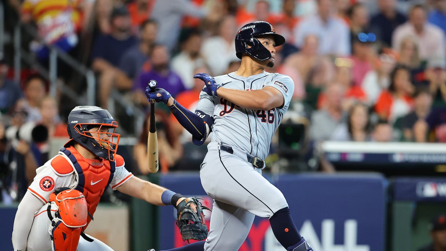 Wenceel Pérez had a pair of hits and scored a run in the Tigers' surprising victory against the Astros in Houston.