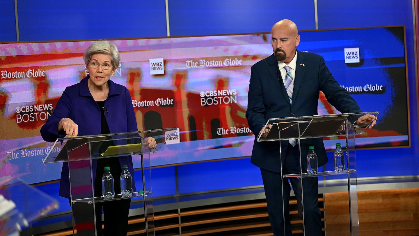 Senator Elizabeth Warren and GOP challenger John Deaton at their first televised debate in Boston, Oct. 15.