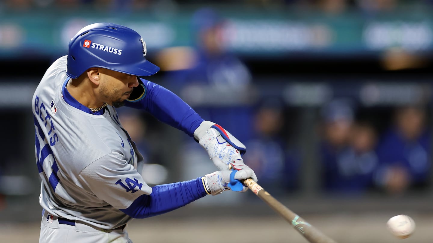 Mookie Betts delivered a single in the seventh inning of the Dodgers' 8-0 win over the Mets in Game 3 of the National League Championship Series.