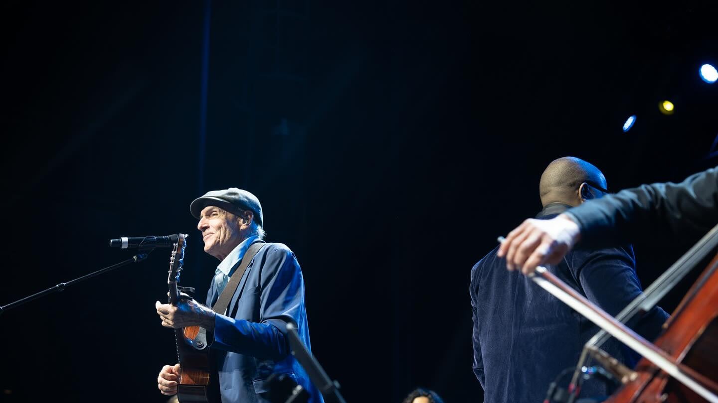 James Taylor performed Shower the People with students from the Boston Arts Academy during Thursday's fundraiser.