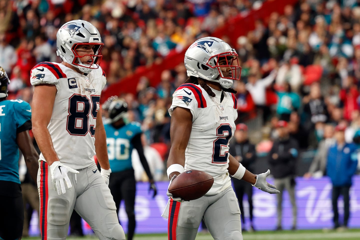 Hunter Henry led the Patriots in receiving against the Jaguars and K.J. Osborn scored a touchdown, but it wasn't enough to win in London.