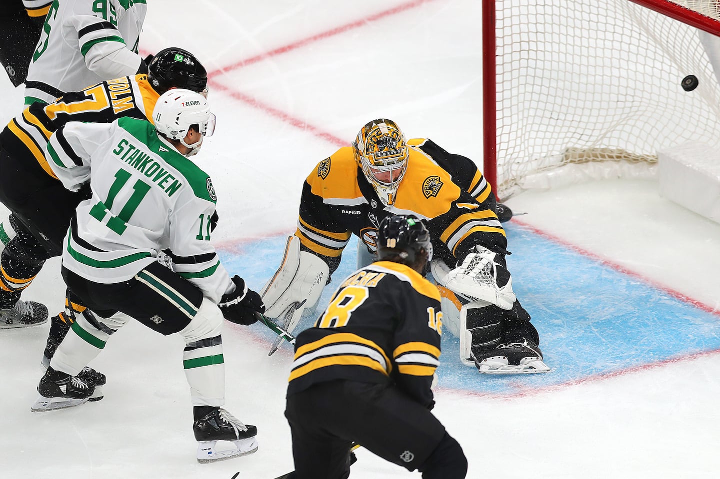 Logan Stankoven beat Bruins goalie Jeremy Swayman to give the Stars a 3-1 lead in the second period.