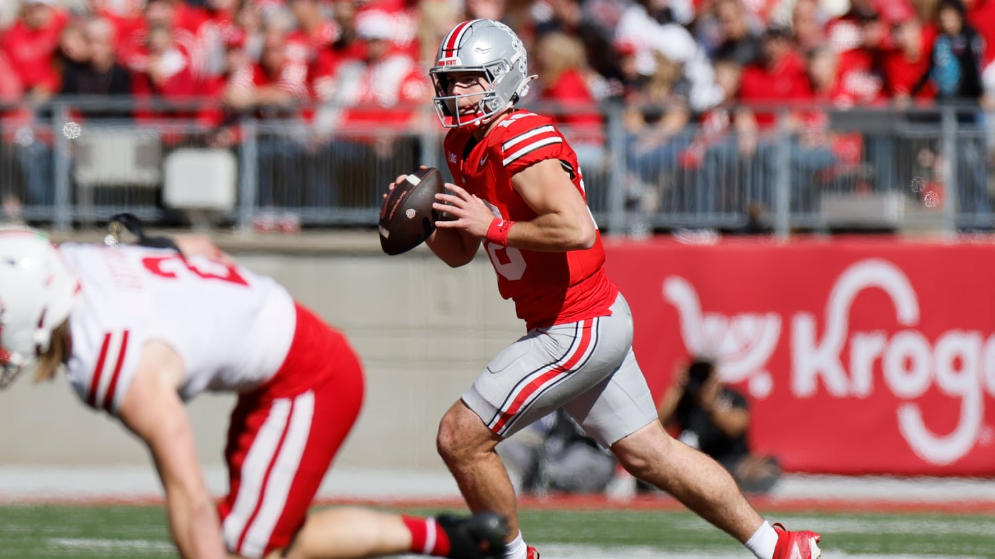 Will Howard (three TD passes) was the lone offensive bright spot for the Buckeyes.