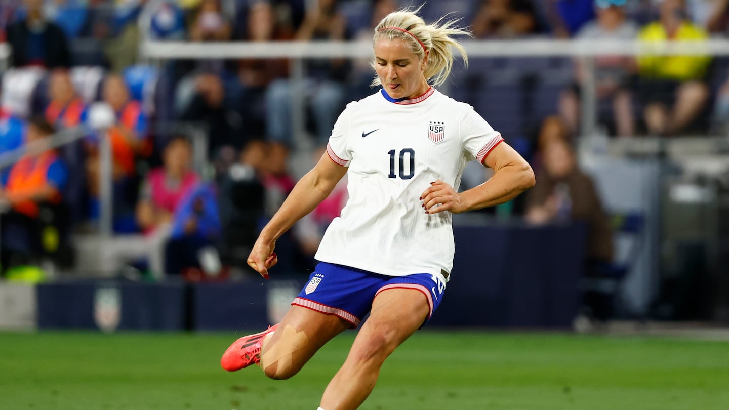 Lindsey Horan scored for the United States in a friendly win over Iceland on Sunday.