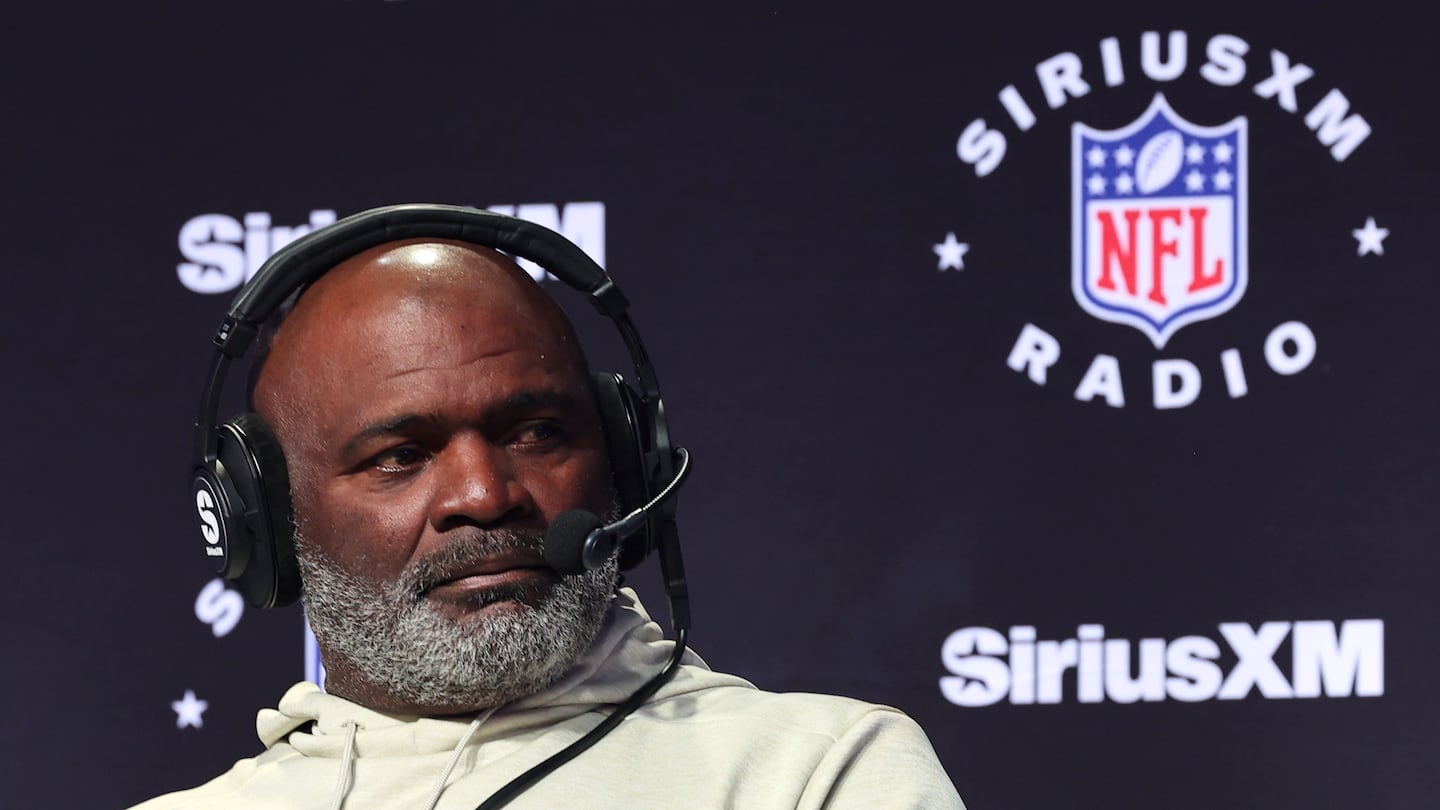 Lawrence Taylor, shown in Las Vegas during Super Bowl week this past February, called in from Florida during Monday night's game between the Giants and Steelers in Pittsburgh.