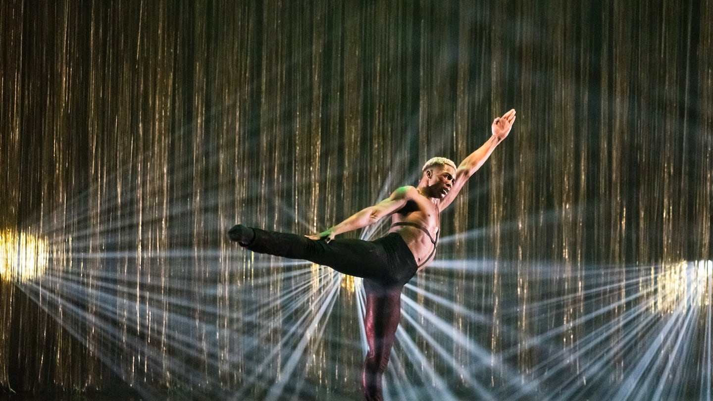 Complexions Contemporary Ballet arrived in Boston for a two-night performance of "Back to Bowie," featuring "Star Dust," presented by Global Arts Live at the Emerson Cutler Majestic Theatre on Oct. 25-26.