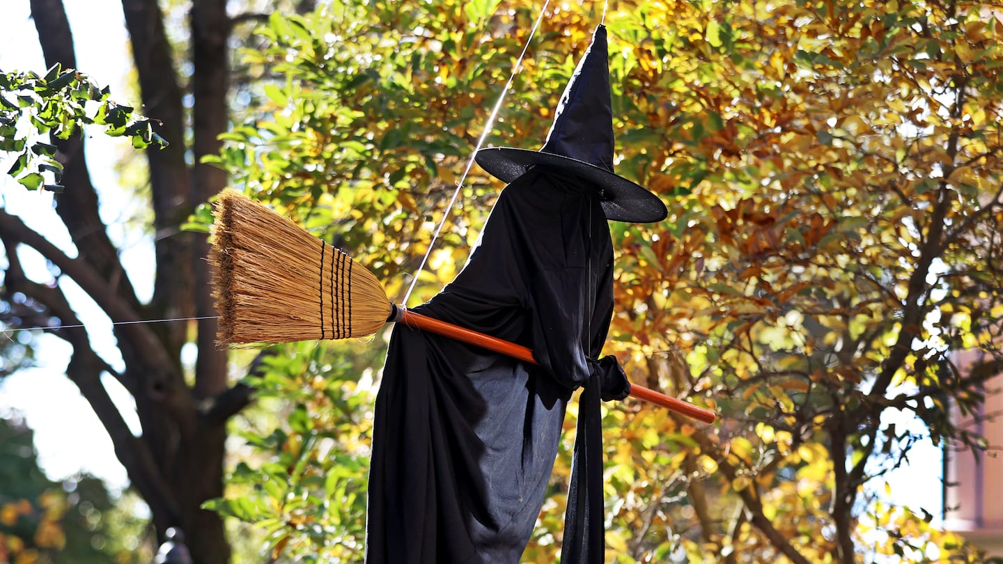 It was a scary scene atop Beacon Hill behind the Massachusetts State House on Monday.