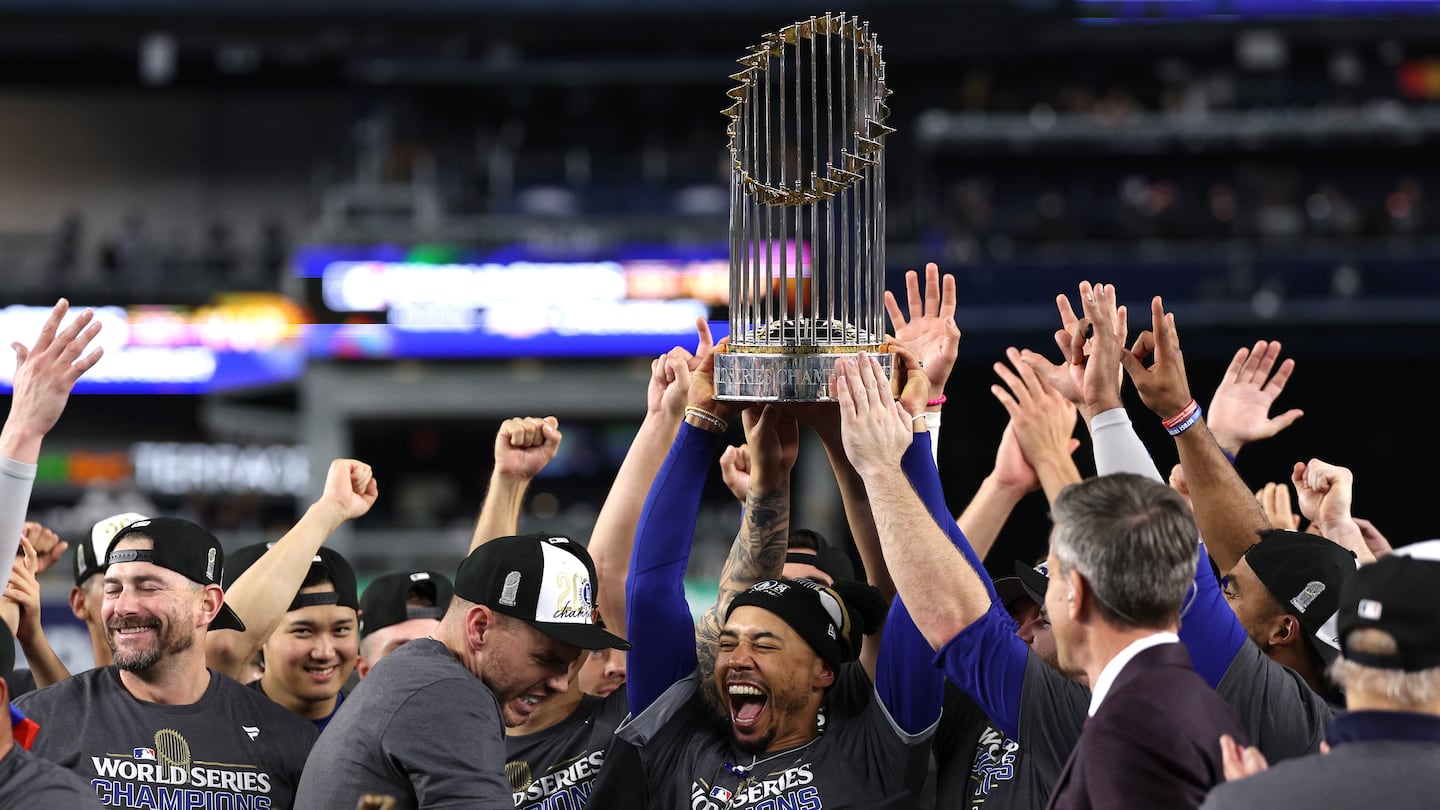 Mookie Betts (center) and the Dodgers defeated the Yankees 4 games to 1 in the World Series.