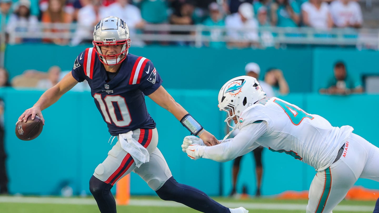 Drake Maye made the lone offensive highlight for the Patriots Sunday, scrambling away from Chop Robinson and completing a 38-yard touchdown pass.