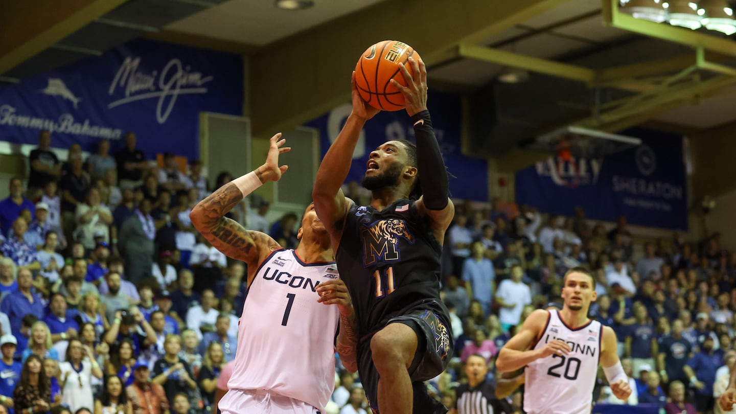 Tyrese Hunter and Memphis ended UConn's 17-game winning streak, dating to last season.