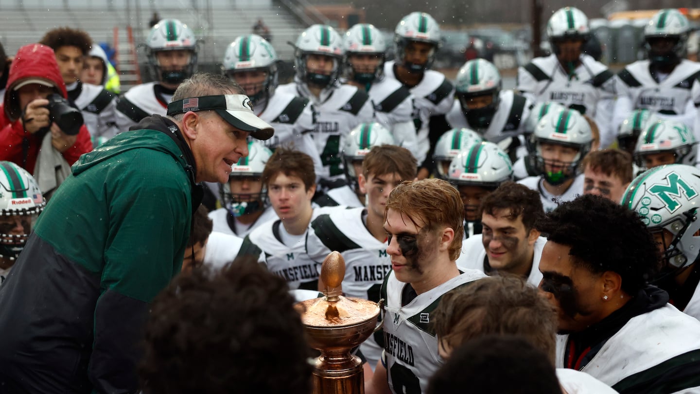 Mansfield earned coach Mike Redding his 300th win, beating Foxborough in the only matchup of two Super Bowl teams on Thanksgiving.