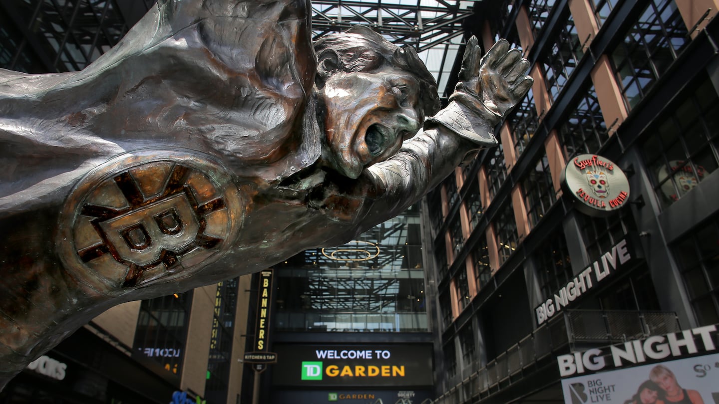 Bobby Orr, immortalized with a statue outside TD Garden, humbly says Gordie Howe is the greatest hockey player of all time, and many have made a case for Wayne Gretzky, but eyes don’t lie.