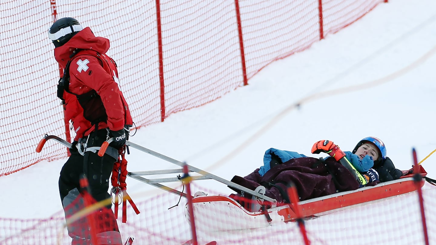 Mikaela Shiffrin's second run in the giant slalom at Killington ended abruptly and the all-time World Cup wins leader required assistance to reach the bottom of the mountain.