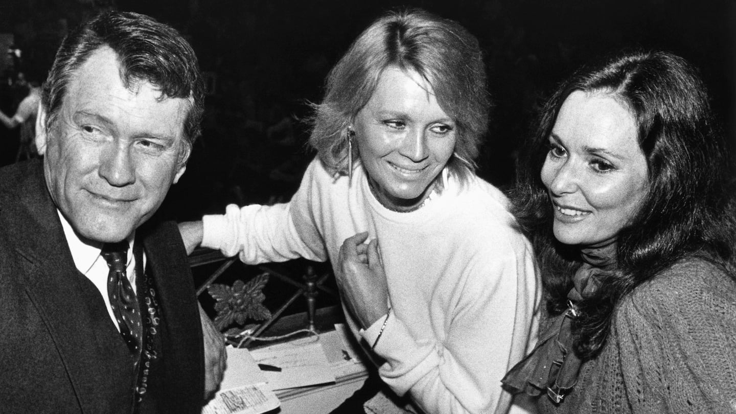 Mr. Holliman, with Angie Dickenson (center) and Susan Strasberg, appeared at Park Plaza Hotel in Boston in 1983. The three appeared at a rally protesting the abuse of laboratory animals.