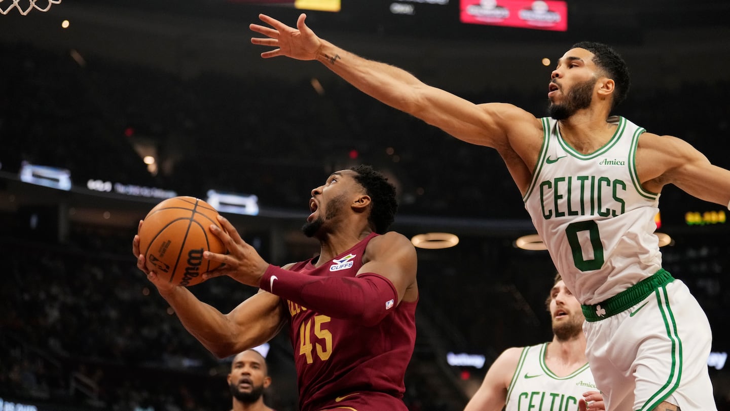 Cavaliers guard Donovan Mitchell (45) scored 20 of his game-high 35 points in the fourth quarter as Cleveland snapped a two-game skid with a win over the Celtics.