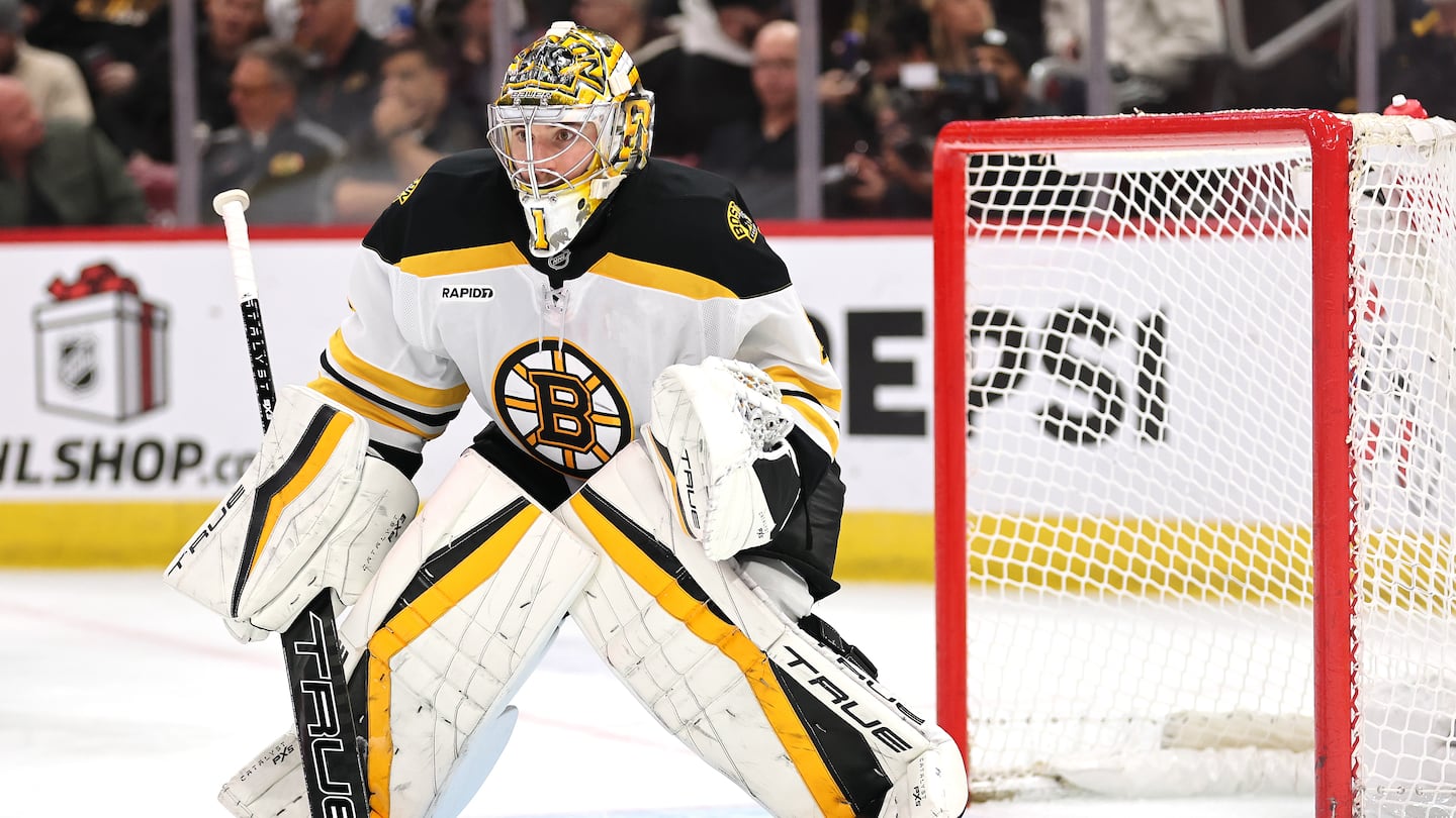 Bruins goalie Jeremy Swayman continued his improved play with 20 saves and the victory Wednesday against the Blackhawks in Chicago.